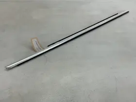 Acura 8r0853284c 2009-2017 Audi Q5 Front Right Passenger Side Door Window Seal Chrome Molding Oem