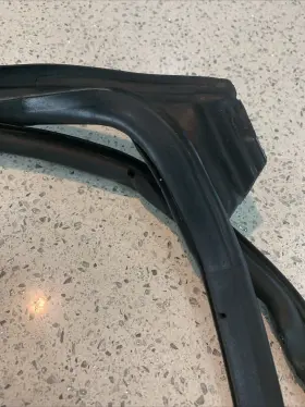 R21-tz5m-s03 Acura 2014-2020 Mdx Rear Right Side Door Panel Weatherstrip Seal Rubber Oem #3