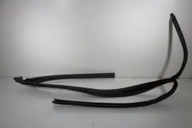 Audi 8r0-831-721-g 2009-2017 Q5 Front Left Lh Driver Side Door Body Weatherstrip Seal Oem