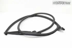 8w6831708 Audi 2018-2024 A5 F5 Front Right Side Door Body Weatherstrip Seal Oem