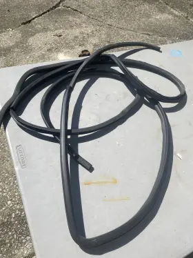 P4-31-058 Bd Sma Pair Front Door Weatherstrip Rubber Seal For Mazda Pickup Oem B2600 B2200 86-93