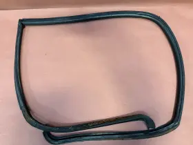 51711808685 Bmw M10 2002 2000 1602 Windshield Left Door Weather Strip Seal Oem 88k Miles