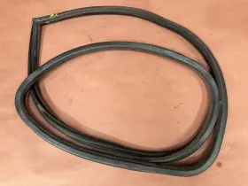 51711906925 Bmw E30 325e 325i Rear Left Door Window Edge Weather Strip Molding Oem #85318