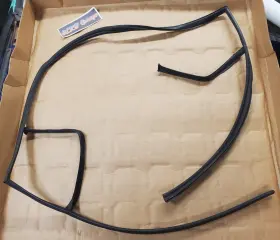 51711944588 Bmw E34 Sedan Touring Hood Bonnet Rubber Seal Gasket Weather Stripping