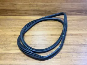 51767381990 Bmw 2014-2019 328i F34 Gt Xdrive Rear Right Door Weatherstrip Seal 7381990 Oem 51767381990 Bmw 2014-2019 328i F34 Gt Xdrive Rear Right Door Weatherstrip Seal 7381990 Oem