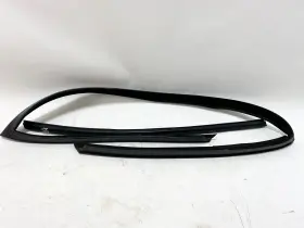 7136974 Bmw 07-13 X5 E70 Front Left Lh Driver Side Door Window Guide Rubber Seal Oem 7136974 Bmw 07-13 X5 E70 Front Left Lh Driver Side Door Window Guide Rubber Seal Oem