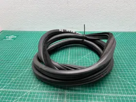 7207221 Bmw 07-13 X5 E70 Front Right Passenger Side Door Weatherstrip Seal Oem 7207221 Bmw 07-13 X5 E70 Front Right Passenger Side Door Weatherstrip Seal Oem