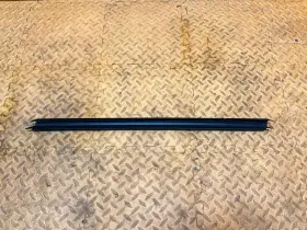 7258299 Bmw 12-16 328 F30 Front Left Driver Side Door Window Inner Weatherstrip Seal Oem