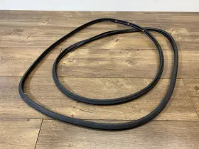 84738262 Buick 2018-2023 Enclave Rear Door Frame Weather Seal Strip Right Side Oem