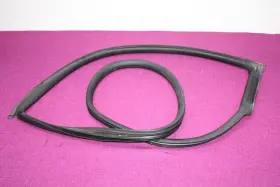 23115060 Chevrolet 2016-2023 Chevy Camaro Coupe Front Left Driver Door Weatherstrip Rubber Seal Oem
