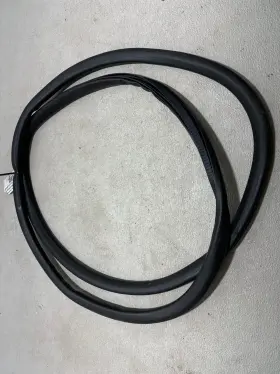 84227270 Chevrolet 2018-2023 Chevy Equinox Rear Left Body Doorway Weatherstrip Seal Oem