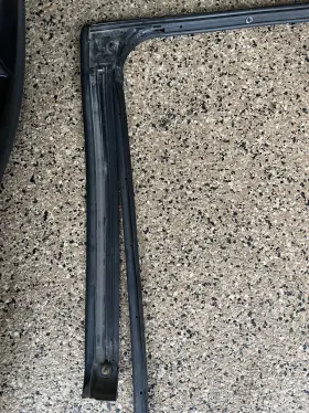 84234299 Chevrolet Colorado Crew Cab Rear Left Side Door Weatherstrip Seal Oem 2015-22 #2