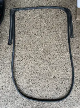 84234299 Chevrolet Colorado Crew Cab Rear Left Side Door Weatherstrip Seal Oem 2015-22