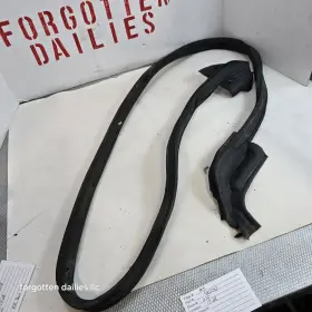 4615563 Dodge Neon Plymouth Door Seal