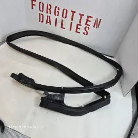 4615572 Dodge Neon Plymouth Door Seal