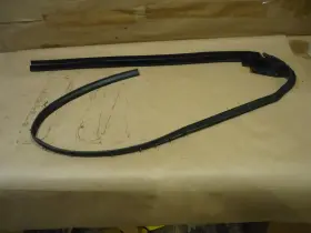 84685100 Ferrari 458 - Lh Door Outer Perimeter Seal/ Rubber Used P/n
