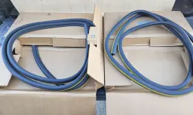 F100-f500 Ford 1020530 Nos 1973-1977 Door Weatherstrips Pair D3tz A