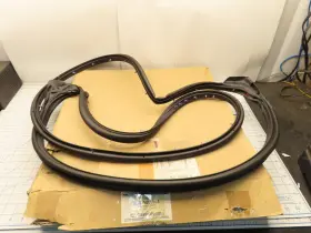 8l2z-7820531-a Ford Door Weatherstrip Seal Lh Left 8l2z-7820531-a Ford Door Weatherstrip Seal Lh Left