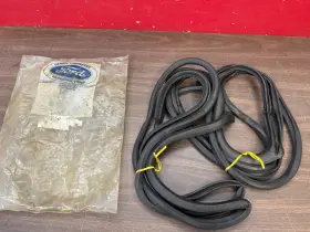 B85-6320530-s Ford 1958 1959 1960 Thunderbird Door Seals Weatherstrip 126 B85-6320530-s Ford 1958 1959 1960 Thunderbird Door Seals Weatherstrip 126