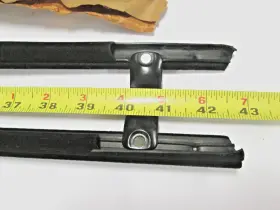 D0zz-6321452-a Ford Nos 69 70 Mustang Fastback Door At Belt Outside Weatherstrip Pair #3