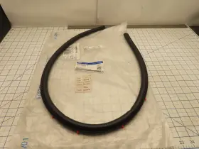 Dg1z-16b990-a Ford Front Weatherstrip Seal Hood