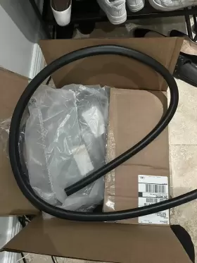 Fr3z-6320708-b Ford Front Door Body Mounted Weatherstrip Mustang 2015-23 Oem