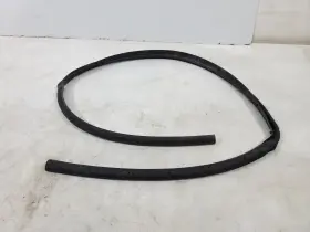 Gj5z-16b990-b Ford 17-19 Escape Front Hood Bonnet Weatherstrip Seal Oem Gj5z-16b990-b Ford 17-19 Escape Front Hood Bonnet Weatherstrip Seal Oem