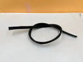 Jr3v-17d961-aa Ford 18-23 Mustang Weatherstrip Seal Cover Oem Jr3v-17d961-aa Ford 18-23 Mustang Weatherstrip Seal Cover Oem