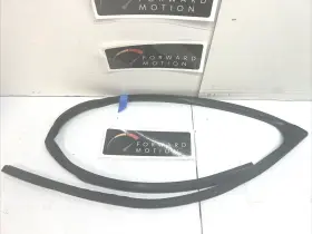 20944861 General Motors 2014 - 2019 Cadillac Cts Right Front Window Run Channel Used Oem