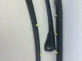 84741675 Gm 2019-24 Sierra 1500 Silverado Oe Rear Lh Door Mounted Weatherstrip #2