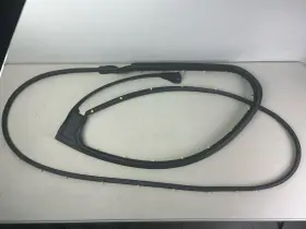 84741675 Gm 2019-24 Sierra 1500 Silverado Oe Rear Lh Door Mounted Weatherstrip