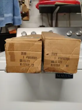 Gm 9858880/9858881 9858880/81 Nos 1970-81 Camaro Z28 Firebird Roof Rail Window Weatherstrip