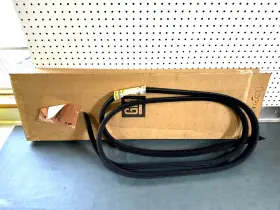 25699283 Gm Oem Nos Front Rh Door Weatherstrip Lower 1993-2002 Cadillac Eldorado