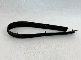 23151425 Gmc 13-17 Acadia Front Hood Bonnet Weatherstrip Seal Oem 23151425 Gmc 13-17 Acadia Front Hood Bonnet Weatherstrip Seal Oem