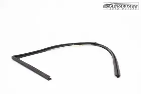 84462157 Gmc 2015-2020 Yukon Front Right Passenger Door Window Glass Run Channel Seal Oem