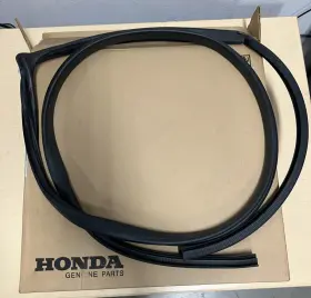 72355-sm2-003za Honda 92-93 Accord 2d Left Front Door Opening Seal On Body Oem