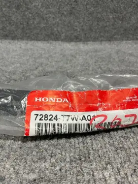 72824-t7w-a01 Honda 2016 - 2020 Hr-v Rear Right Passenger Side Door Sub-seal #2