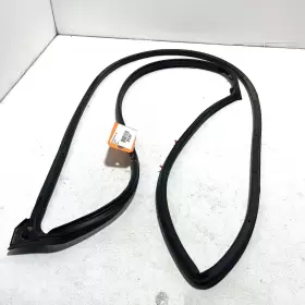 Tg7m-z02-l22 Honda 2016-2021 Pilot Passport Front Left Driver Door Wheatherstrip Seal Oem