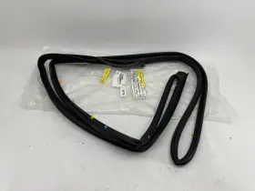 82140-2s000 Hyundai 2010-2015 Tucson Passenger Front Door Weatherstrip Seal New