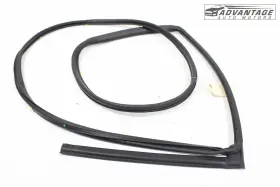 83130-k2000 Hyundai 2020-2025 Venue Rear Left Side Door Outer Shell Weatherstrip Seal Oem