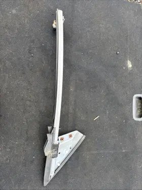 80230-5ca0a Infiniti 17-20 Q60 Left Door Window Glass Run Channel Guide Oem 80833 5ca0a