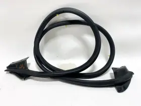 80831-5ca0a Infiniti 17-22 Q60 Left Lh Driver Side Door Lower Weatherstrip Seal Rubber Oem