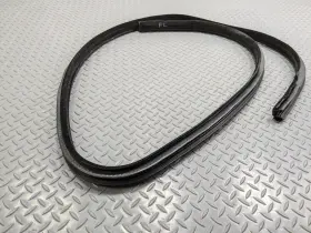 Gx6320708 Jaguar 2016 - 2024 Oem Xf Front Left Side Door Glass Weather Stripping Seal