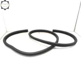 Gx73-20708 Jaguar 2017-2020 Xe Right Pass Front Door Body Weatherstrip Seal Oem