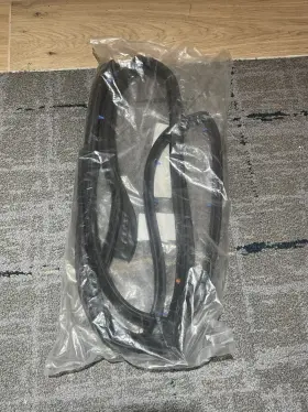 83140-1w200 Kia 831401w200 New Oem Genuine Rear Door Weatherstrip Seal Rh Passenger Side