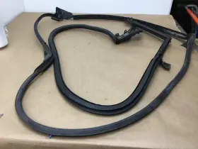 4t7831707 Lamborghini Op241 11.23 261 Huracan 2018 Front Left Driver Door Weather Strip Seal Set 16-19 Y