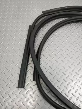Lr015150 Land Rover 2014-2016 Lr4 Under Hood Bonnet Weatherstrip Seal Oem #3