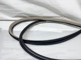 62331-60061 Lexus 99-02 Land Cruiser Lx470 J100 Driver Door Weatherstrip Rubber Seal Ivory Oem #3