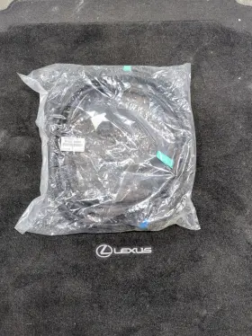 Lexus 6786250050 67862-50050 New Oem Sealed Ls Left Front Door Weatherstrip. Years 18-25