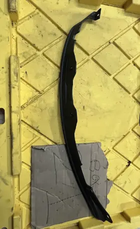 67866-33010 Lexus 2007-2012 Es350 Front Left Driver Door Weatherstrip Seal Oem